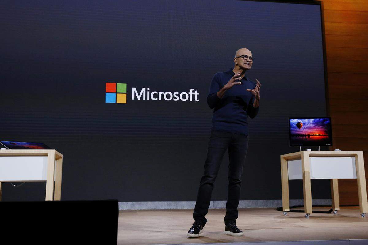 Microsoft-Chef Satya Nadella lud in New York zur Pressekonferenz, die ganz im Fokus von Windows 10 stand. Doch nicht nur das Betriebssystem erhält eine grundlegende Überarbeitung. Auch bei der Surface-Familie präsentierte Nadelle Zuwachs.