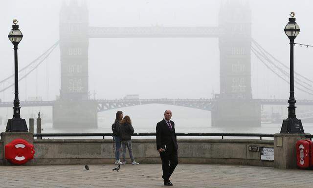 London könnte bei Bedarf zu einem neuen Wirtschaftsmodell wechseln, kündigt die britische Premierministerin May an. 