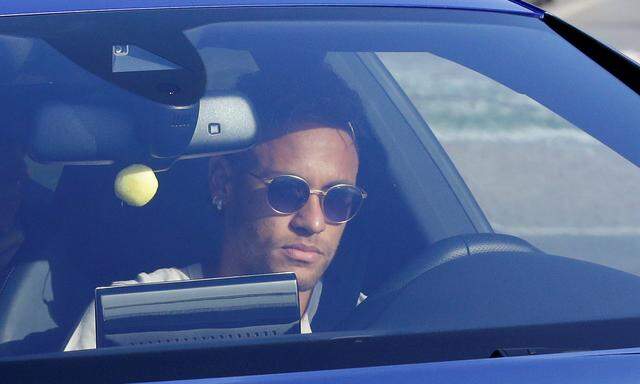 Neymar verlässt Barcelonas Trainingsgelände