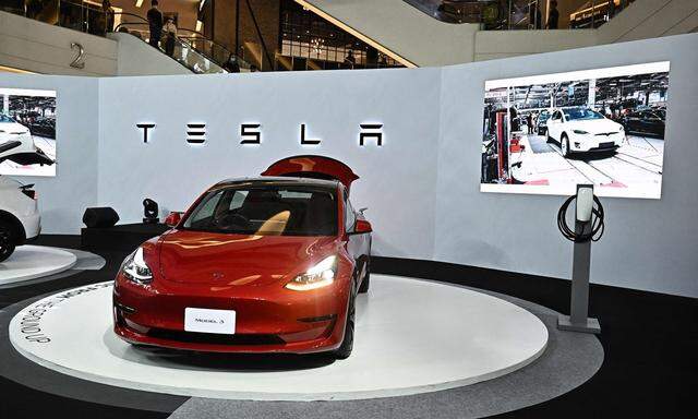 Noch immer kein Schnäppchen, aber manche Tesla-Modelle sind über Nacht um 20 Prozent günstiger geworden.