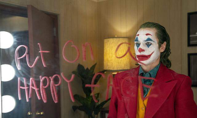 JOKER 2019 de Todd Phillips Joaquin Phoenix. clown d apres le personnage cree par Bill Finger, Bob Kane et Jerry Robinso