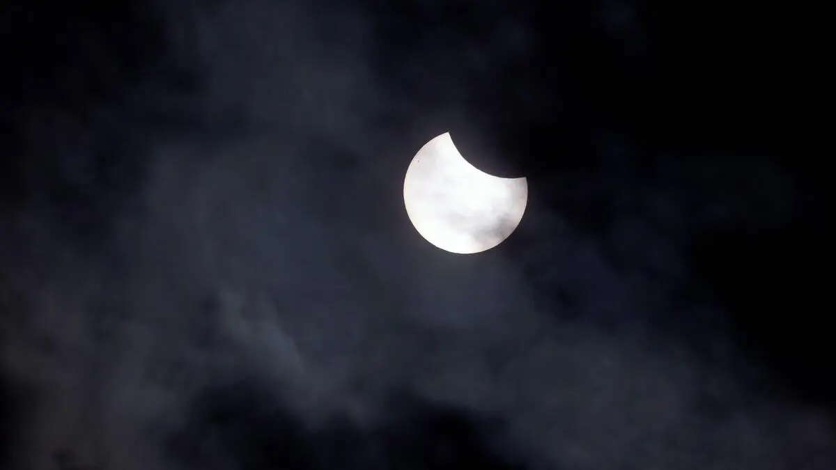 How and where best to observe the partial solar eclipse