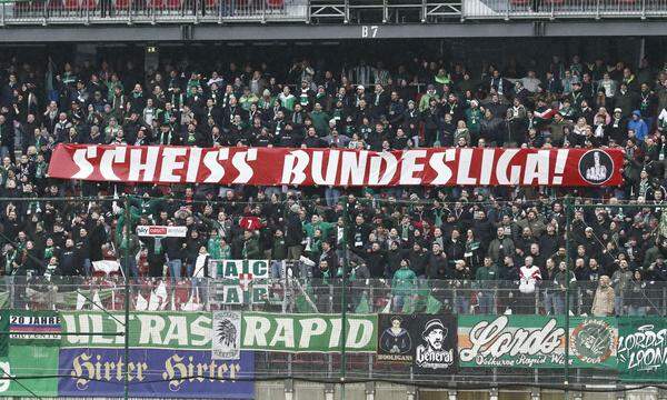 Rapid-Fans protestierten zuletzt in Klagenfurt gegen die Bundesliga-Beschlüsse. 