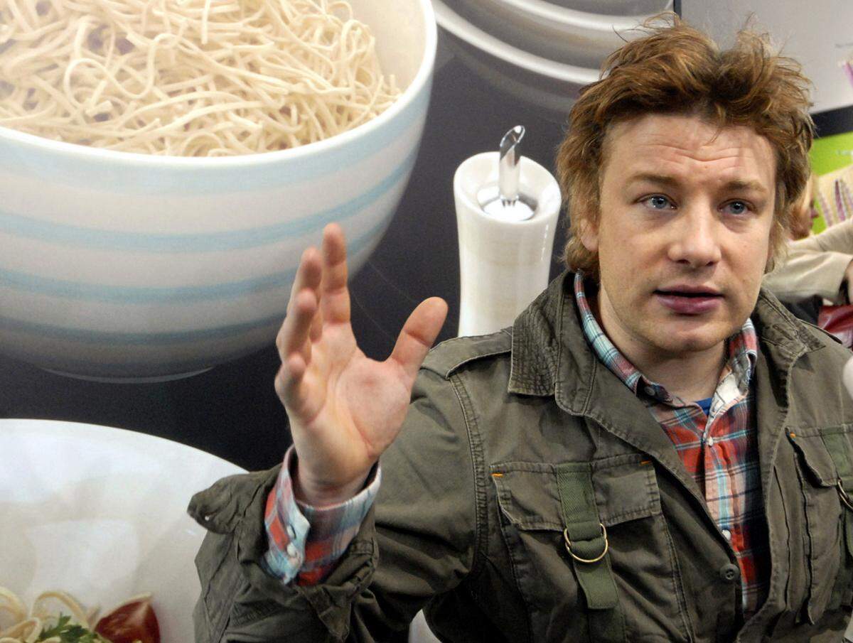 Jamie Oliver hingegen kann sich über Platz 8 der Worst Dressed Liste wohl eher nicht freuen.