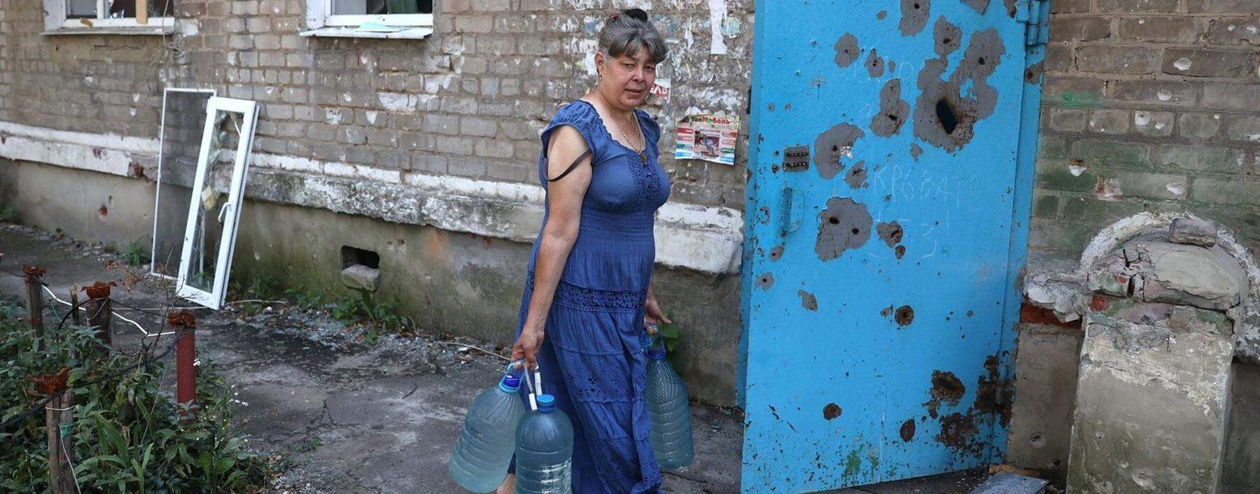 Wasser, Lebensmittel, Geld: In der unter russischem Dauerbeschuss stehenden Stadt Awdiiwka ist alles knapp.