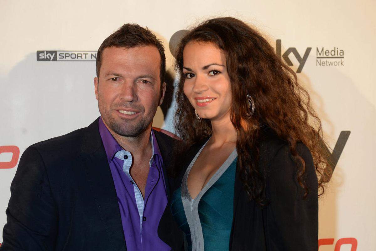 Lothar Matthäus will zum fünften Mal heiraten. "Ja, wir planen unsere Hochzeit", sagte der Rekordnationalspieler der "Bild"-Zeitung. Die künftige Braut ist seine Freundin Anastasia. Matthäus sagte, das Paar habe sich bereits mögliche Hochzeit-Locations angesehen. "Ort und Zeitpunkt stehen aber noch nicht hundertprozentig fest." Er und Anastasia haben einen gemeinsamen Sohn - Milan ist etwa ein halbes Jahr alt. Matthäus, der 1990 Fußballweltmeister wurde, hat aus früheren Ehen bereits drei Kinder.