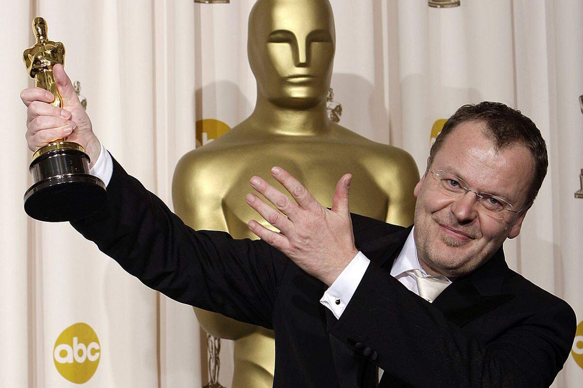 Stefan Ruzowitzky ortete eine "weitere Sternstunde für den österreichischen Film". Als Teil der österreichischen Filmszene freue er sich natürlich über den Oscar-Erfolg, der der "Ritterschlag schlechthin" für einen Regisseur sei."Wenn ein österreichischer Film ins Kino kommt, sollte das ein Ereignis sein", sagte der Regisseur, der 2008 den Oscar für "Die Fälscher" gewann.