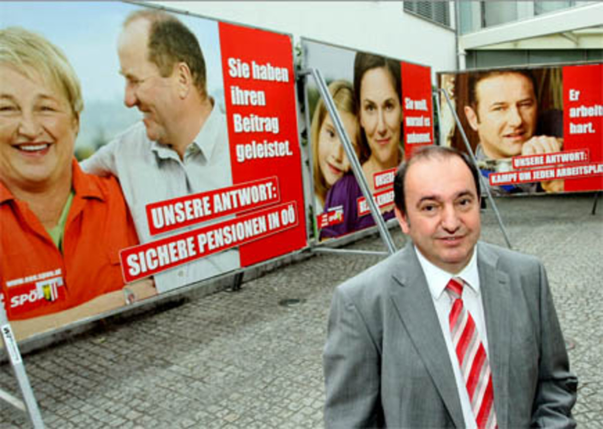 Die SPÖ setzt auf die umgekehrte Variante: Spitzenkandidat Erich Haider ist auf der ersten Plakatserie nicht abgebildet.