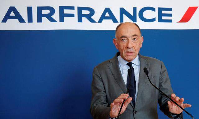 FILE PHOTO: Jean-Marc Janaillac, CEO of Air France-KLM Group, attends a news conference in Paris