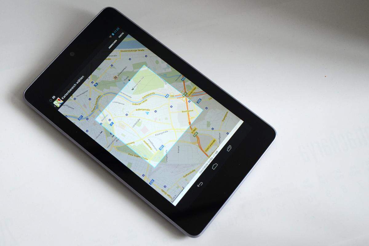 Google Maps kann seit Kurzem auch offline genutzt werden. Dazu muss zuvor ein bestimmter Kartenbereich markiert und heruntergeladen werden.