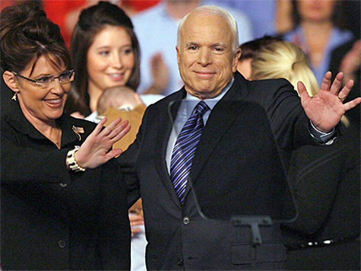 Palin war vor der Präsidentenwahl 2008 überraschend von dem republikanischen Kandidaten John McCain für den Posten des Vizepräsidenten nominiert worden. Beim Parteikonvent der Republikaner eroberte der „Pitbull mit Lippenstift“, als der sie sich selbst charakterisierte, die Herzen der Basis im Sturm.