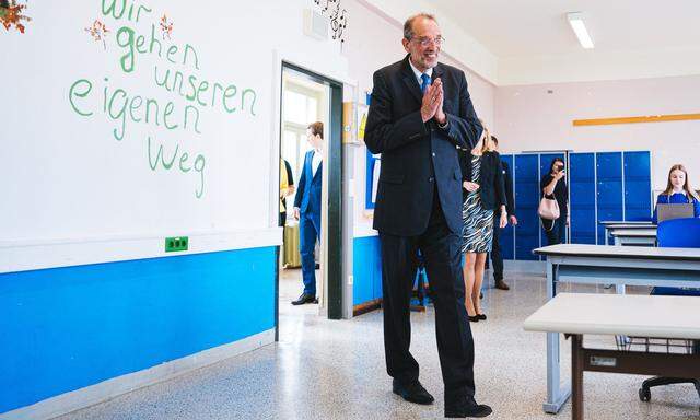 Minister Heinz Faßmann wird sich im Herbst um die Reform der Lehrpläne kümmern. 