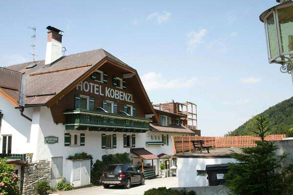 Seit einigen Monaten schon als Flüchtlingsunterkunft dient auch das ehemalige Nobelhotel "Kobenzl" in Salzburg am Gaisberg.