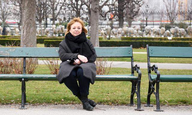 Psychologin  Brigitte Lueger-Schuster im Wiener Volksgarten.