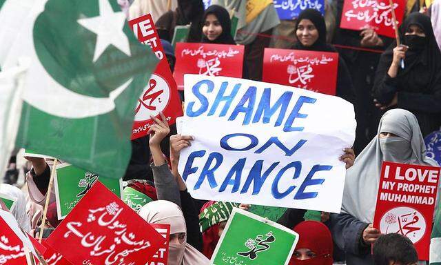 Demonstration in Pakistan gegen das französische Satiremagazin