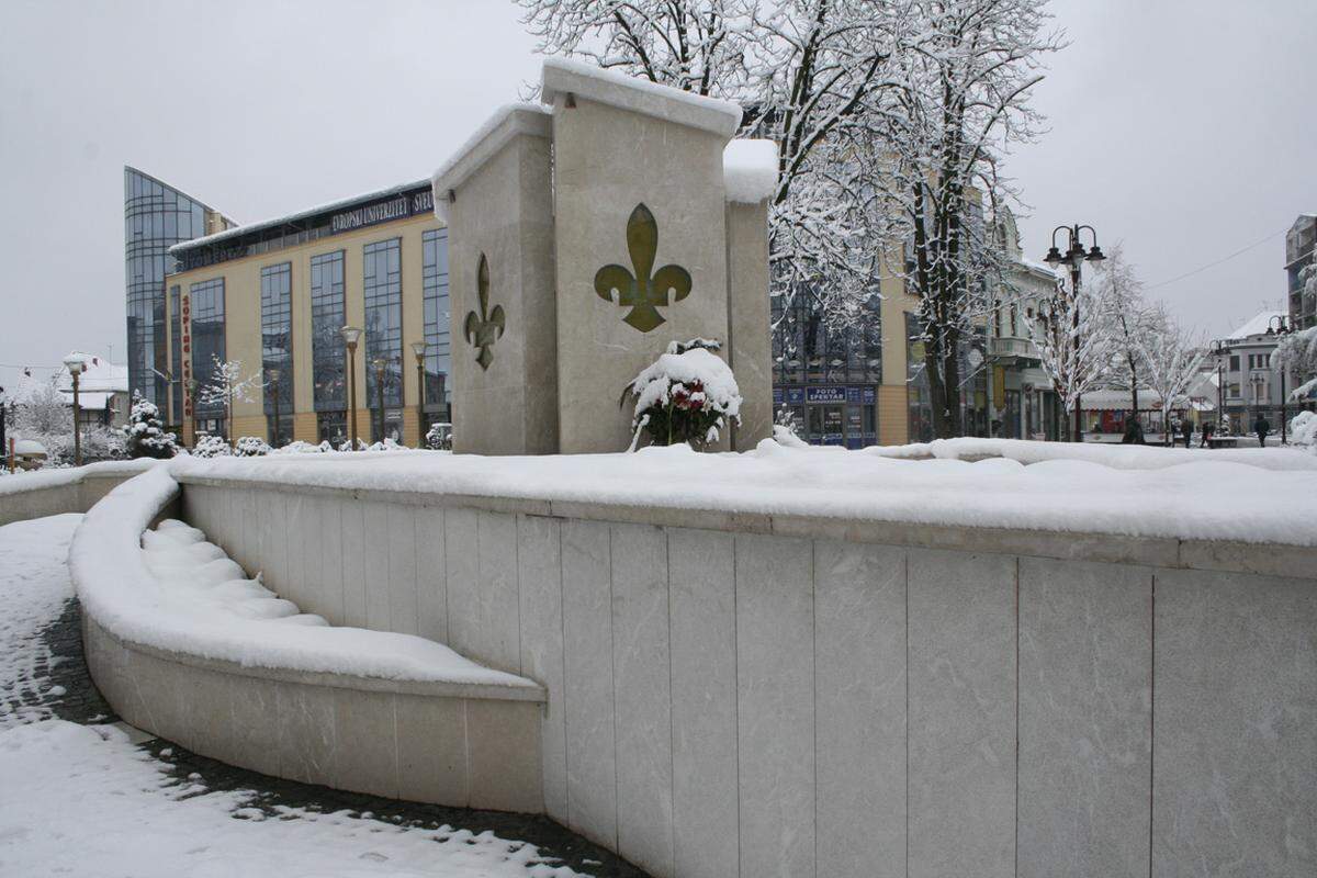Bosniakisches Kriegerdenkmal in Brčko.