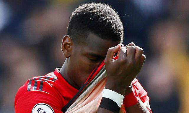 Manchester Uniteds Paul Pogba ist enttäuscht.