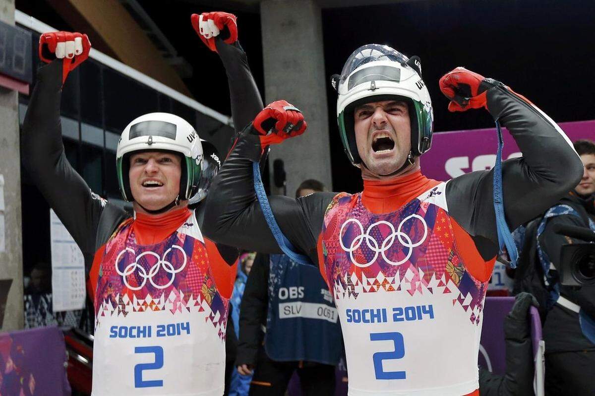 Die Linger-Brüder erobern im anspruchsvollen Eiskanal von Krasnaja Poljana die Silbermedaille im Rodel-Doppelsitzer. Wenig später geben die Olympiasieger von 2006 und 2010 ihren Rücktritt bekannt.