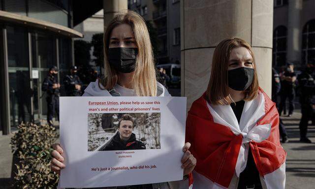 Protest against detention of Belarusian blogger Protasevich, in Warsaw