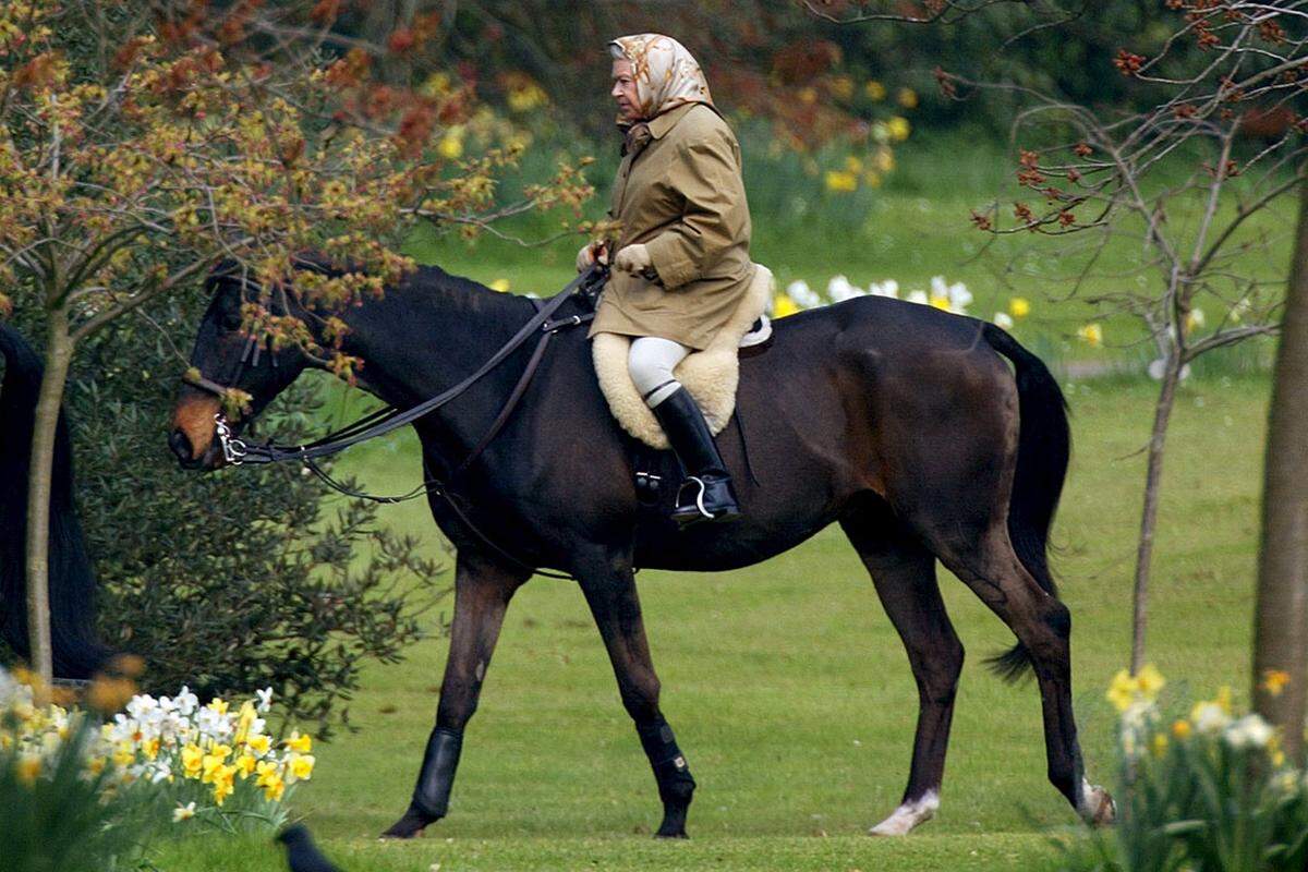 Für ihre Tierliebe war die Queen stets bekannt. Auch eine begeisterte Reiterin war Elizabeth II.