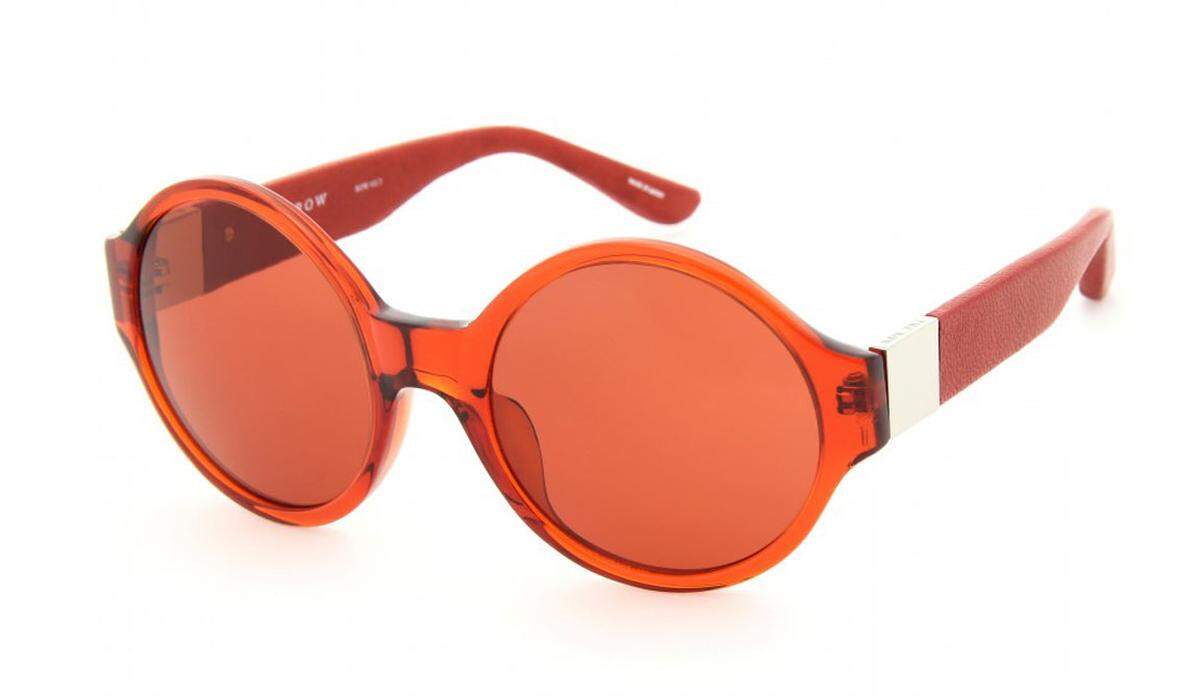Der Sonne durch farbige Gläser entgegenschauen kann man mit dieser Brille von The Row, 324 Euro.