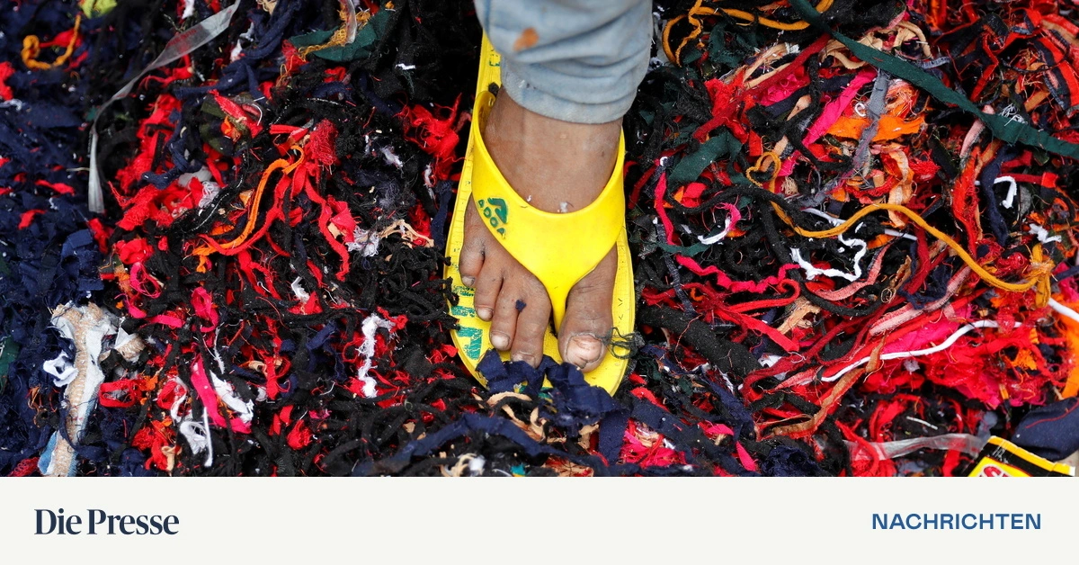 Wie-aus-Textilm-ll-ein-T-Shirt-werden-kann-premium-