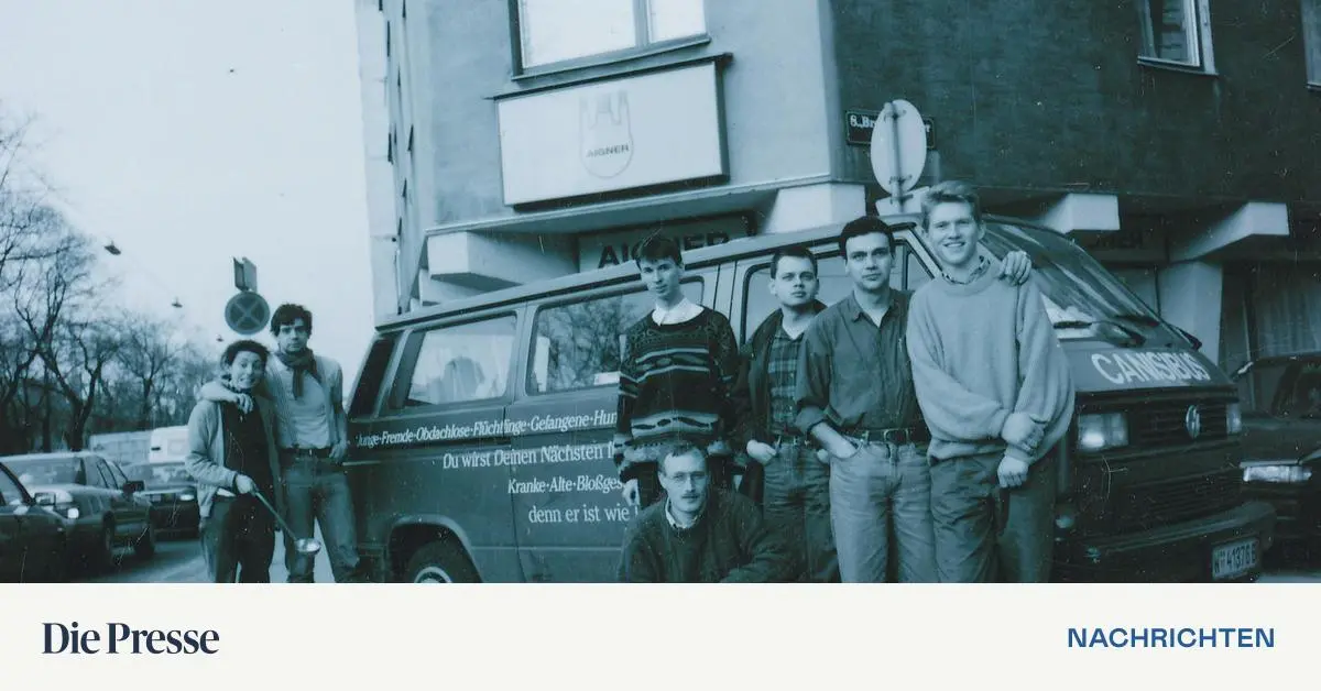 Der-Canisibus-wird-35-An-jedem-Tag-zur-selben-Zeit-am-selben-Ort-premium-