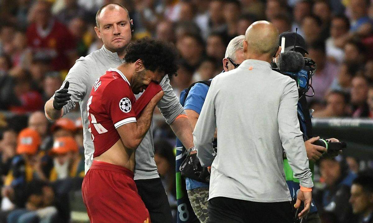 Unter Tränen ging der Ägypter vom Platz. Auch die WM-Teilnahme wackelt, ebenso wie für Real-Verteidiger Dani Carvajal, der wenig später mit einer Oberschenkelverletzung ausgewechselt werden musste.