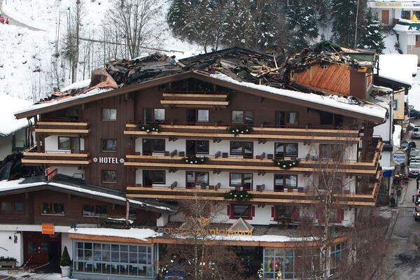 Das Vier-Sterne-Hotel "Glemmtalerhof" im Salzburger Skigebiet Saalbach-Hinterglemm wurde am Wochenende durch einen Großbrand zerstört.