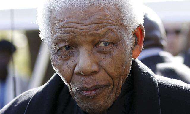 Nelson Mandela aus dem Krankenhaus entlassen