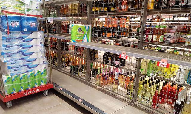 Die Regierung wird die Prämien für Supermarktbeschäftigte während der Coronakrise nicht besteuern.