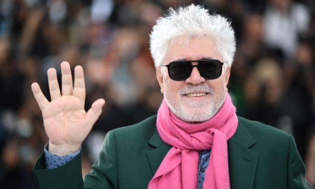 Wenn er nicht gerade an einem Film arbeitet, ergibt sein Leben keinen Sinn, sagt Pedro Almodovar. Er sei geradezu süchtig nach Filmen. 