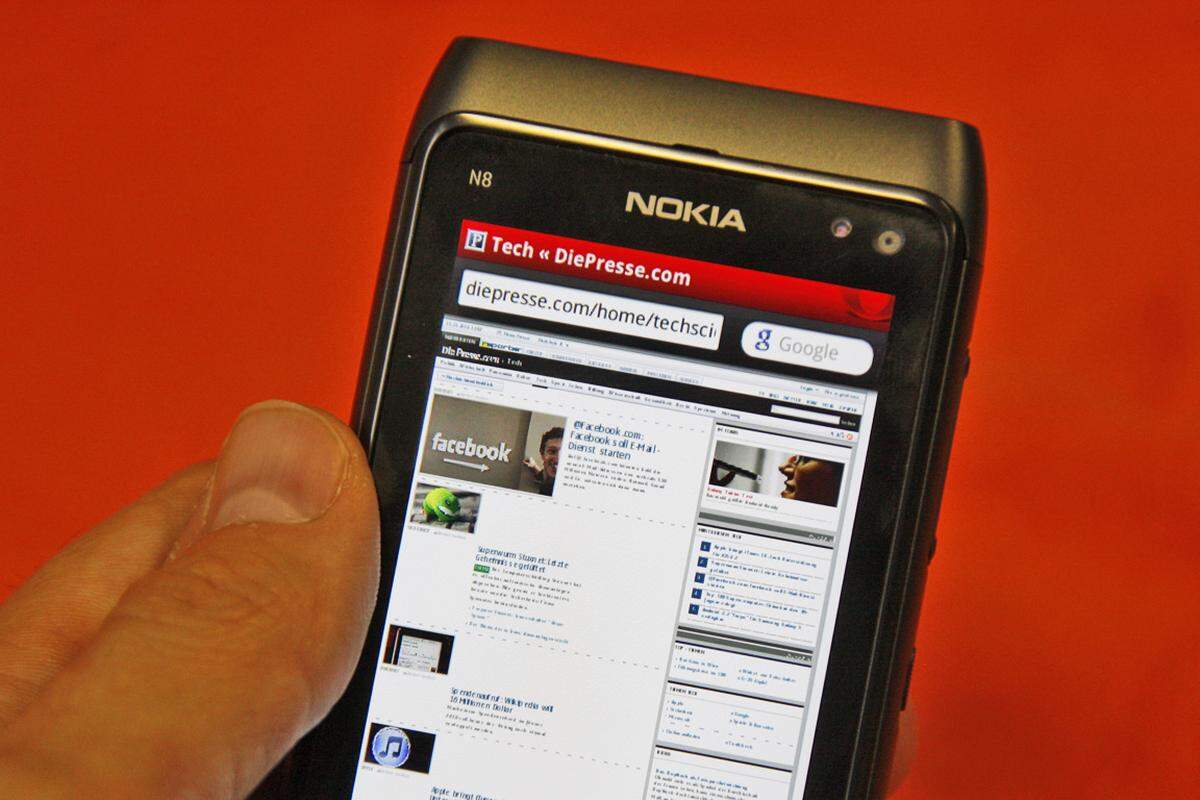 Natürlich will man mobil auch ins Internet. Da ist der Nokia-Browser aber wie schon bisher einfach nicht zu gebrauchen. Opera Mobile oder Opera Mini, beide im Ovi Store, bieten sich dafür an.