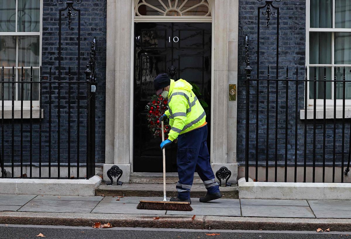 BRITAIN-POLITICS-HEALTH-VIRUS