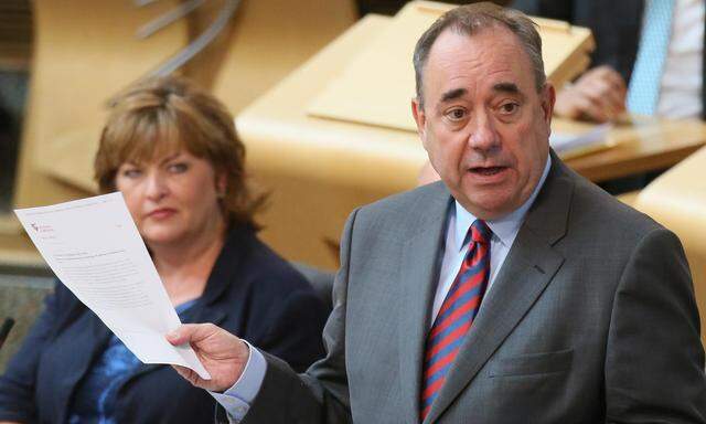 Scotland´s First Minister, Alex Salmond, addresses Members of the Scottish Parliament, during First Minister´s Question Time, in Edinburgh