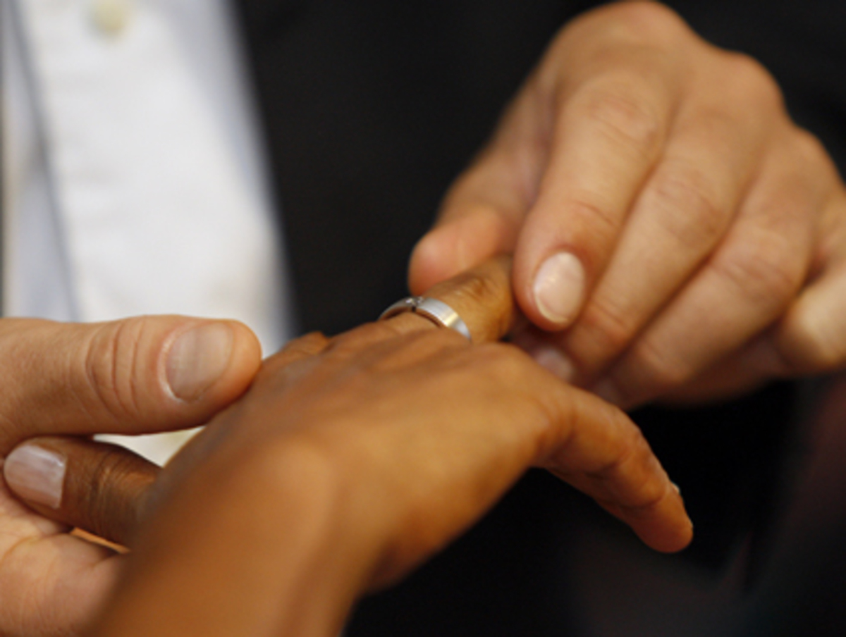 ''We feel the beating of our hearts together, this is our time to rise above, we know the chance is here to live forever, for all time, hand in hand we stand, all across the land"Hörprobe