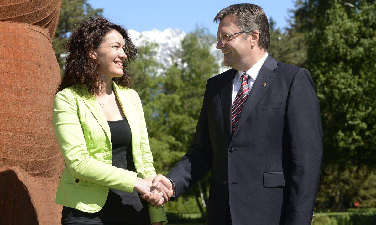 In lediglich drei Sondierungsrunden führte Felipe anschließend das grüne Verhandlungsteam in Koalitionsverhandlungen mit der ÖVP - und das Ergebnis konnte sich durchaus sehen lassen: Zwei grüne Landesräte und die Agenden Umwelt- und Klimaschutz, Verkehr, Frauen, Soziales und Integration.