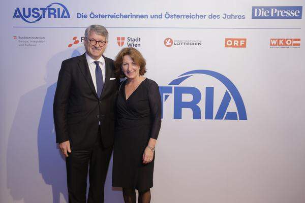 Styria-Vorstand Kurz Kribitz und seine Ehefrau Hildegard gratulierten den Gewinnerinnen und Gewinnern ebenso wie..
