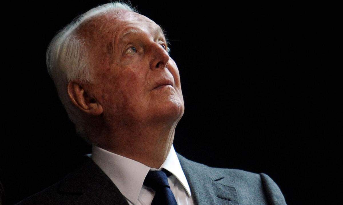 Hubert de Givenchy Französischer Modedesigner und Unternehmer, 91.