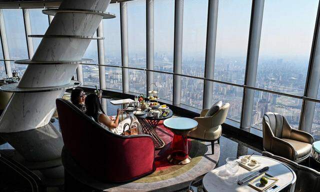 Die Luxusherberge ist nun das zweithöchste Hochhaus der Welt.