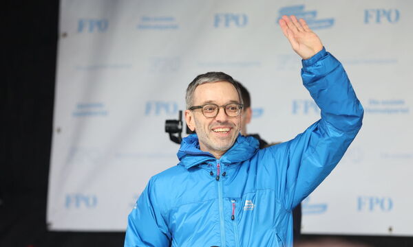 WIEN: DEMONSTRATION GEGEN CORONA-MASSNAHMEN - KICKL