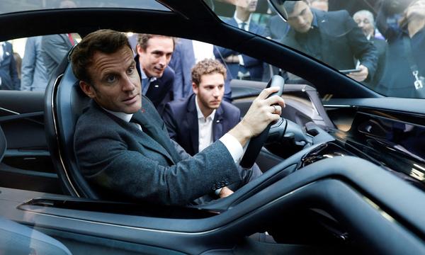 Emmanuel Macron bei der Pariser Autoshow vergangenen Herbst.