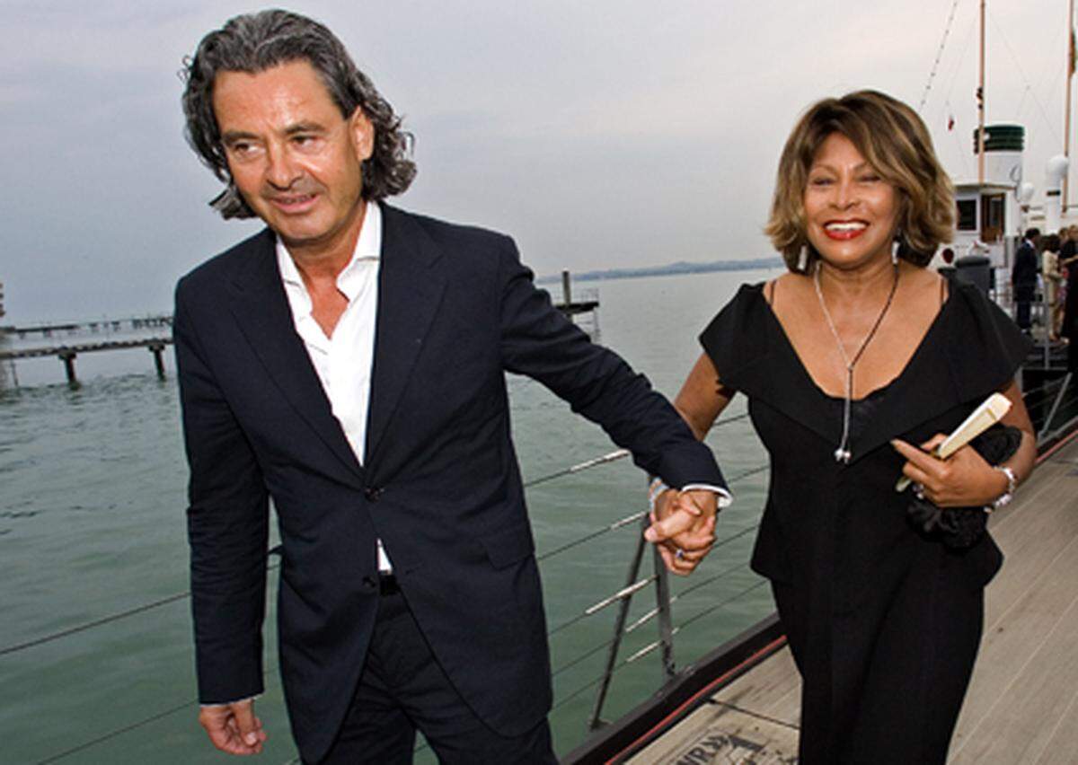 Sängerin Tina Turner (76) ist mit dem um 16 Jahre jüngeren Erwin Bach liiert. Auf diesem Bild sieht man das Paar bei einem Besuch von Puccini's "Tosca" in Bregenz.