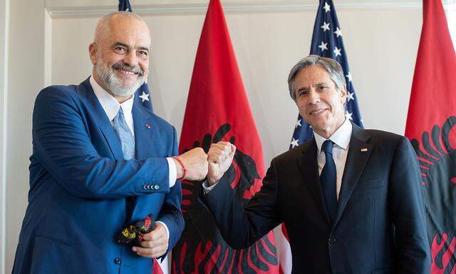 Archivbild: Albaniens Premierminister Edi Rama mit US-Außenminister Anthony Blinken bei einem Treffen in Brüssel am 13. Juni.