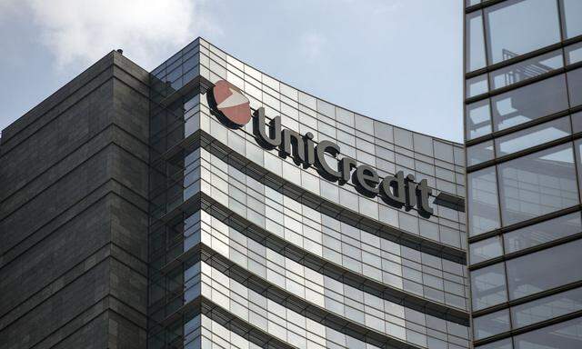 UniCredit stärkt die Kapitaldecke weiter und wirft Risiken aus dem Portfolio.