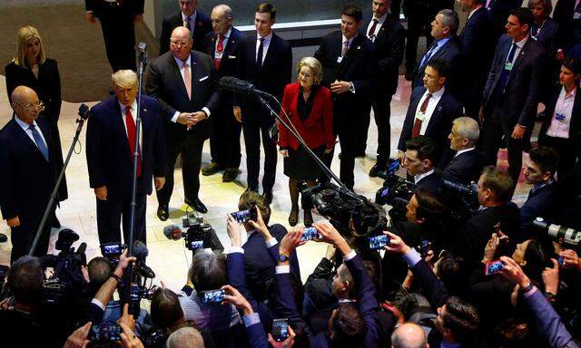 Dondald Trump in Davos vor Journalisten.