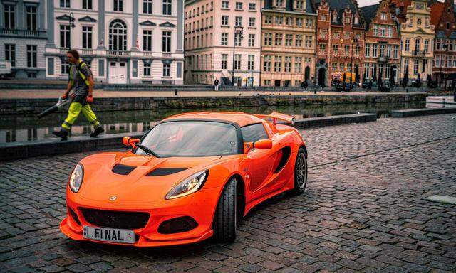  Zuweilen mehr wert als das Auto: „F1 NAL“, hier auf dem letztgebauten Exemplar der Lotus Elise, ist 300.000 Pfund wert. 