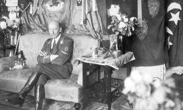 Dichter, Dandy, Flieger, Guru, Militarist und Nationalist: Gabriele D'Annunzio.