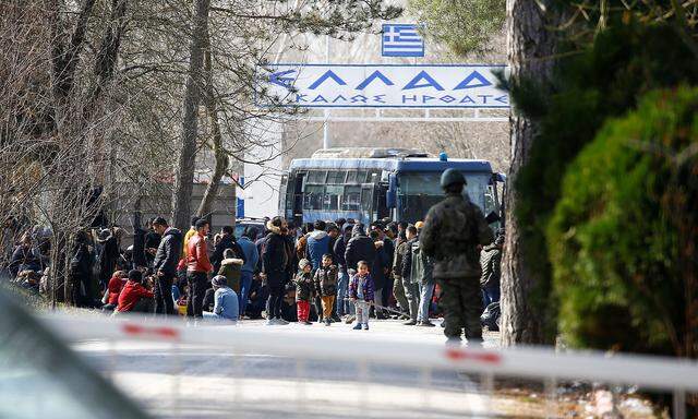 Der Grenzübergang zu Griechenland bei Pazarkule in der Türkei am Freitag.