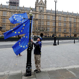 Ein paar Briten wie dieser hoffen noch immer auf den Exit vom Brexit: Es wäre wohl die billigste Lösung. 